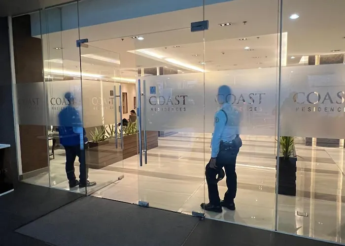 Coast Roxas Blvd Near Moa Arena Ikea 1br With Netflix Hbomax Veranda Manila