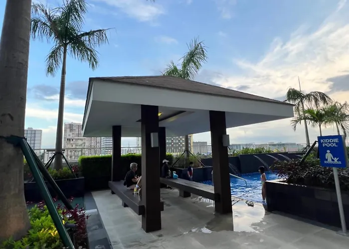 Coast Roxas Blvd Near Moa Arena Ikea 1br With Netflix Hbomax Veranda Manila