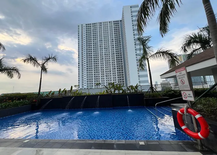 Coast Roxas Blvd Near Moa Arena Ikea 1br With Netflix Hbomax Veranda Manila
